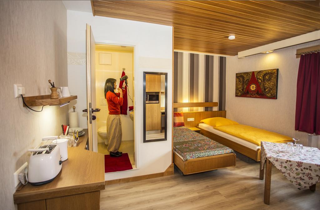 Apartament Boardinghouse Remchingen Baan Arun Zewnętrze zdjęcie