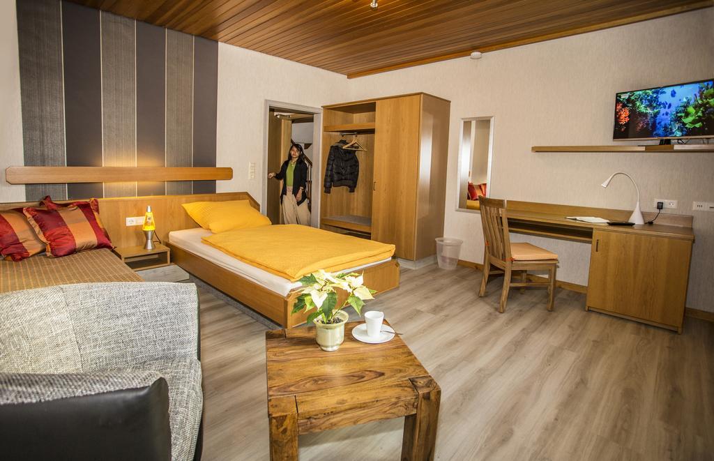 Apartament Boardinghouse Remchingen Baan Arun Zewnętrze zdjęcie